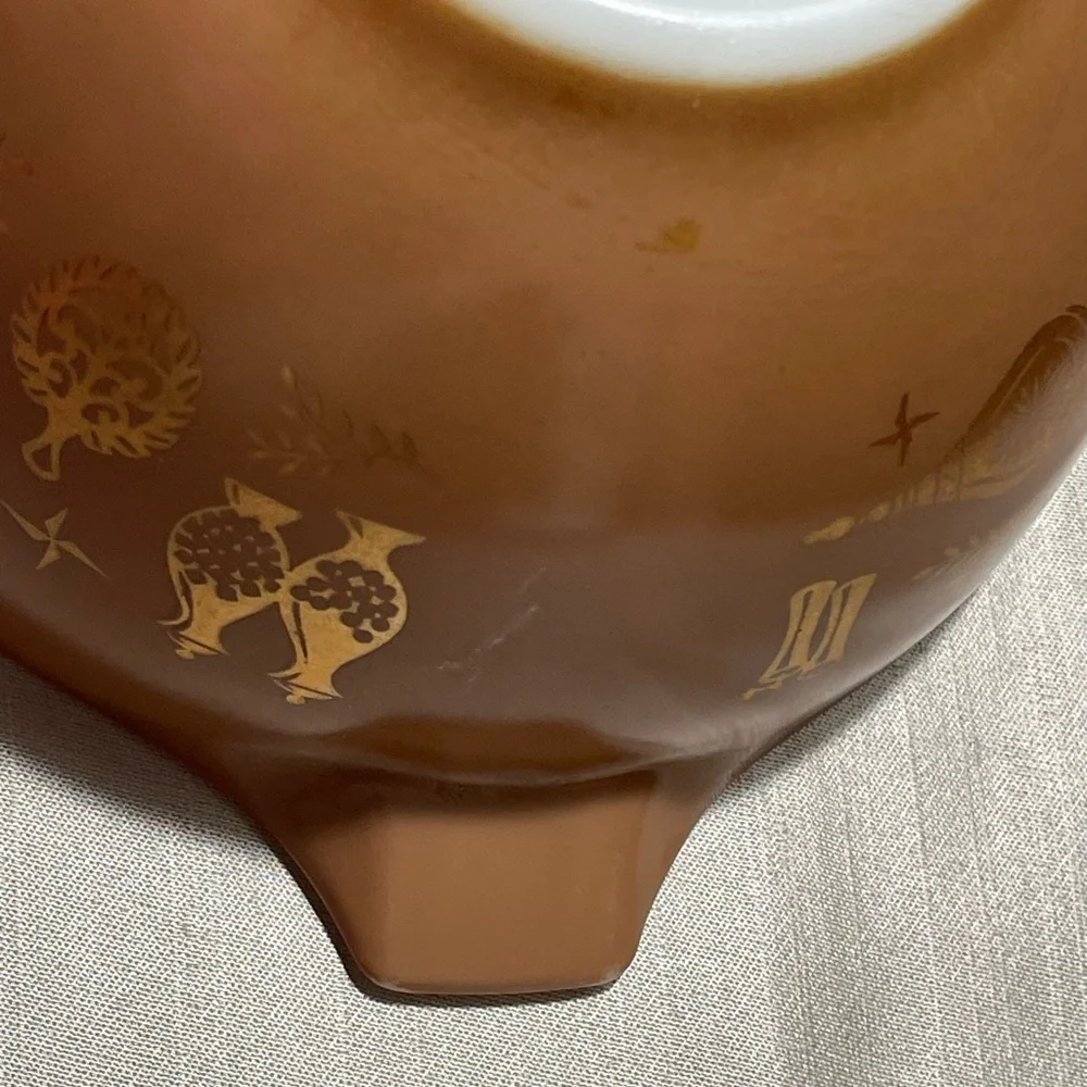 Pyrex Vintage Early American Brown and Gold Mixing Bowl